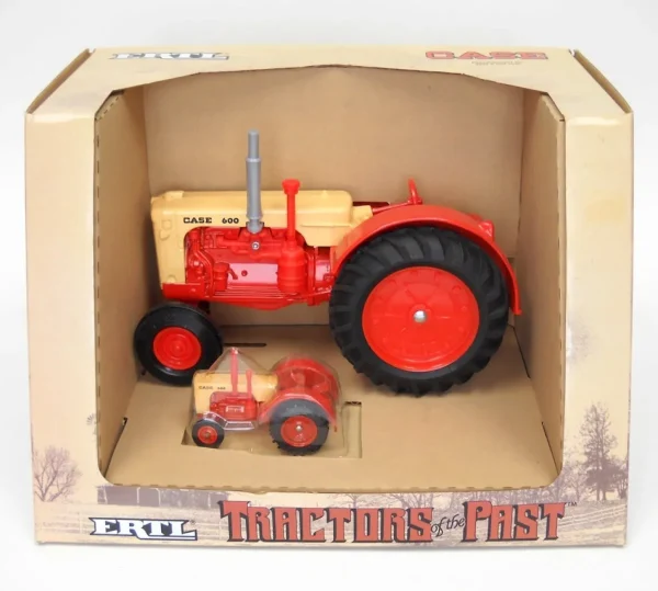 Manufacturer_ERTL Tractors<1/16 & 1/43 Case 600 "Tractors of the Past" Set by ERTL