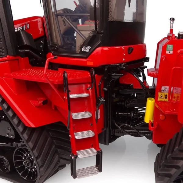 Manufacturer_Universal Hobbies Tractors<1/32 Case IH Quadtrac 715 Tractor, European Version