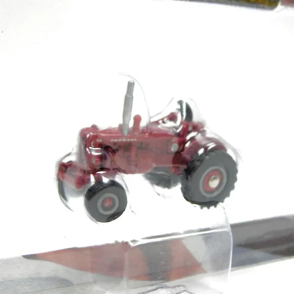 Manufacturer_ERTL Tractors<1/64 Farmall 100, ERTL State Tractor Series #32, Delaware