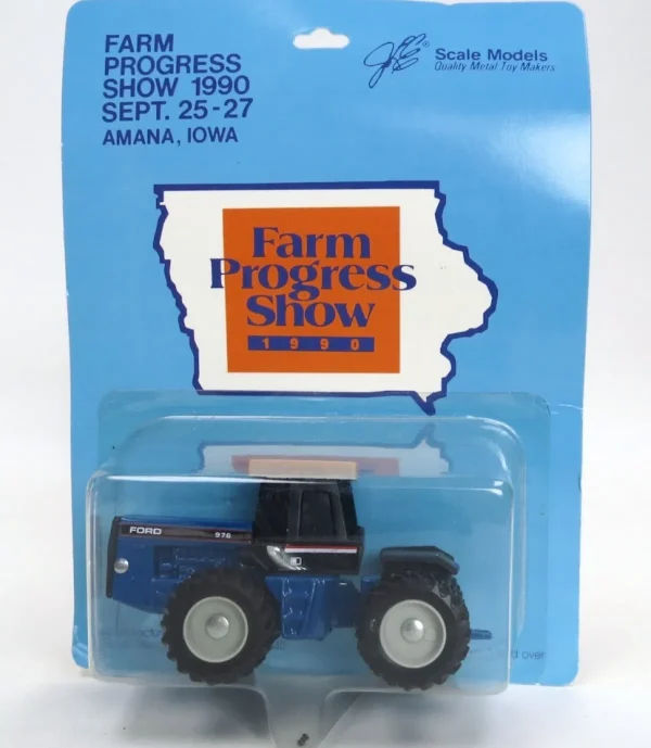 Manufacturer_Scale Models Tractors<1/64 Ford Versatile 976 with Duals & Grey Cab, 1990 Farm Progress Show