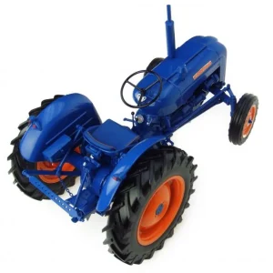 Outback Toys Tractors<1/16 Fordson Dexta (1960-1962) by Universal Hobbies