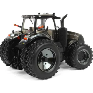 Manufacturer_ERTL Tractors<Gun Metal Chrome Chase Unit ~ 1/32 Case IH Magnum 405 Tractor, 2024 Farm Show, ERTL Prestige