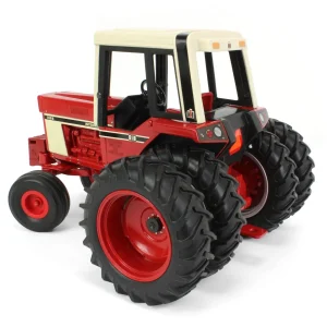 Manufacturer_ERTL Tractors<1/16 IH Farmall 1086 Cab with Precision Duals, 2005 Toy Tractor Times Limited Edition
