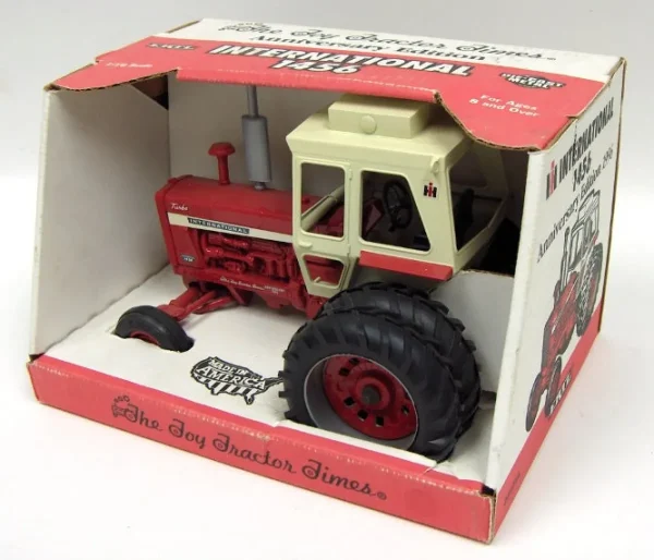 Manufacturer_ERTL Tractors<1/16 IH Farmall 1456 Turbo Cab with Duals, The Toy Tractor Times Anniversary Edition