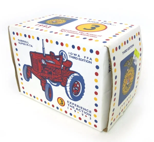 Manufacturer_ERTL Tractors<1/16 IH Farmall Super M-TA, Iowa FFA 3rd Edition