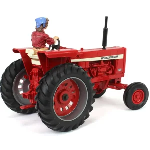 Manufacturer_ERTL Tractors<1/16 International 826 Tractor with Lowell Davis Figurine, Foxfire Farm Miss Charlotte