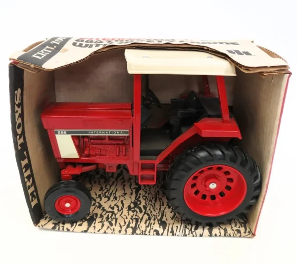 Manufacturer_ERTL Tractors<1/16 International 886 with 4 Post ROPS
