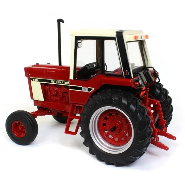 Manufacturer_ERTL Tractors<1/16 International 886 with Cab, 2018 National Farm Toy Show