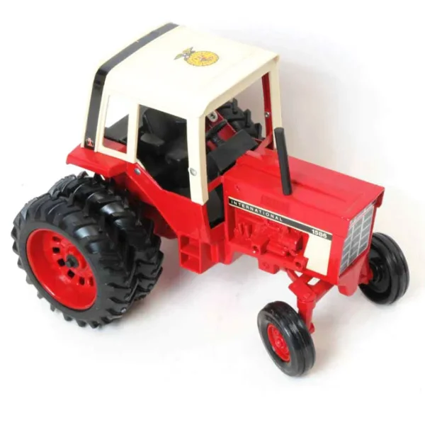Manufacturer_ERTL Tractors<1/16 International 1586 with Duals, 1996 Pennsylvania FFA