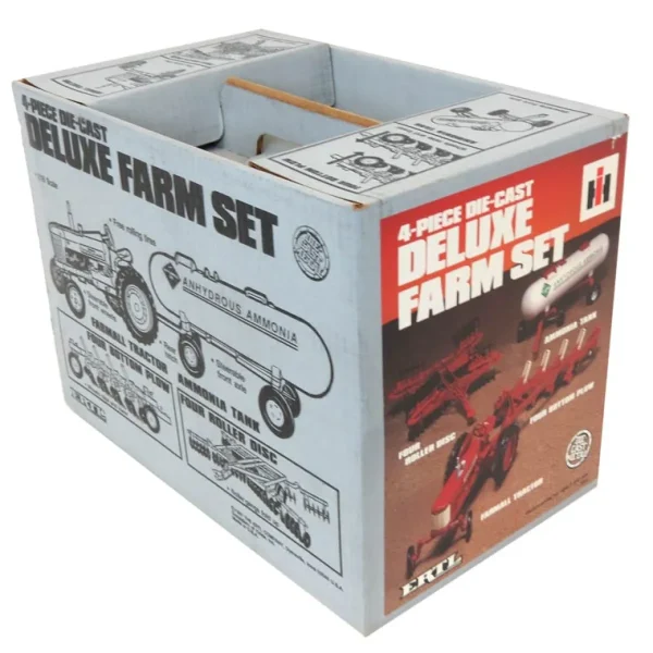 Manufacturer_ERTL Tractors<1/16 International Harvester Deluxe 4 Piece Farm set by ERTL