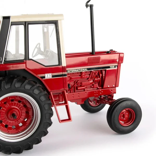 Manufacturer_ERTL Tractors<1/16 International Harvester 786 Tri-Stripe with Cab, ERTL Prestige Collection
