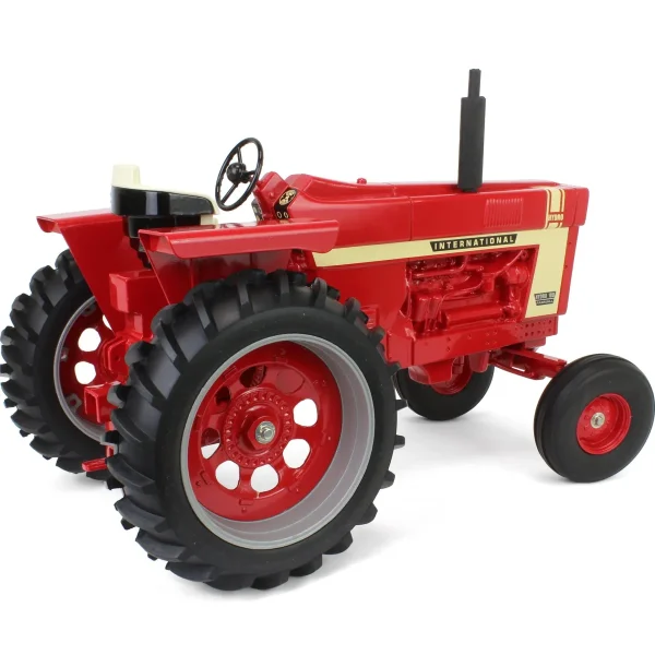 Manufacturer_Scale Models Tractors<1/8 International Hydro 100 Wide Front with Rear Fenders