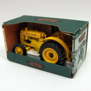 Manufacturer_ERTL Tractors<1/16 John Deere 1936 Model BI Tractor with Rubber Tires by ERTL