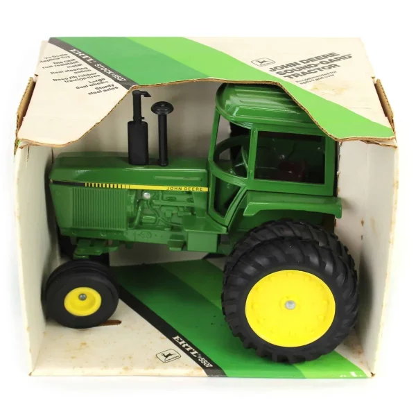 Manufacturer_ERTL Tractors<1/16 John Deere 4450, No Model #, with Cab & Duals by ERTL