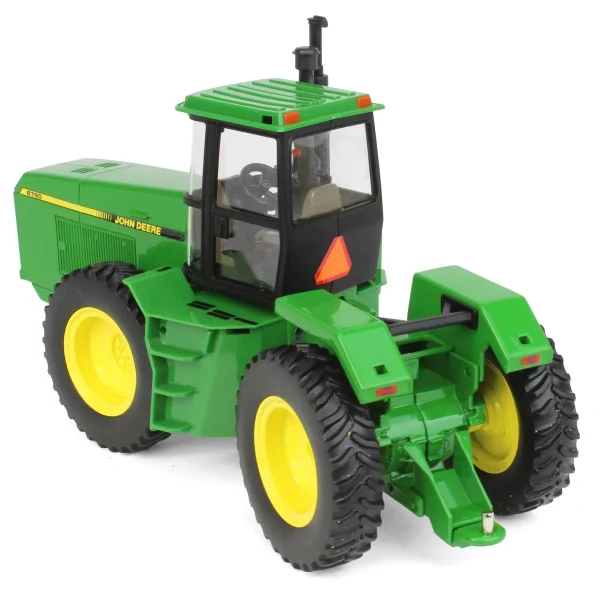 Manufacturer_ERTL Tractors<1/32 John Deere 8760 Tractor with Singles