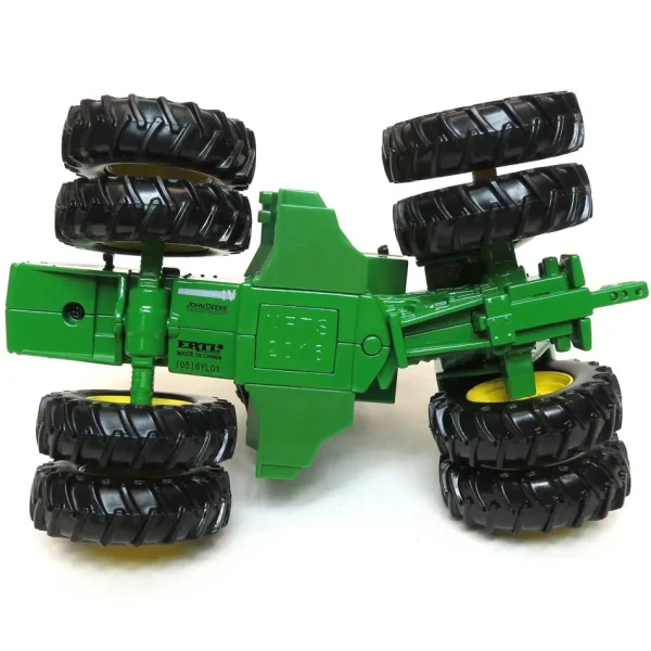 Manufacturer_ERTL Tractors<1/32 John Deere 8650 4WD with Front & Rear Duals, 2016 National Farm Toy Show