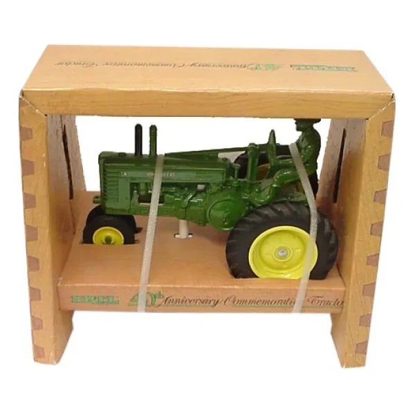 Manufacturer_ERTL Tractors<1/16 John Deere A with Driver, ERTL 40th Anniversary Commemorative Tractor