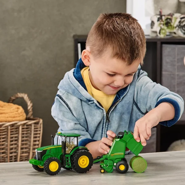 Manufacturer_ERTL Implements<1/32 John Deere 7270R with 560R Round Baler Set