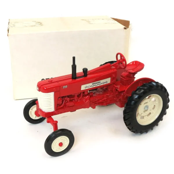 Manufacturer_ERTL Tractors<1/16 1986 Limited Edition Canada Farm Show International Harvester 350 Wide