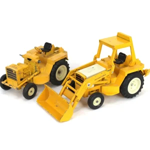 Manufacturer_ERTL Tractors<Lot of (2) 1/16 International Harvester Tractors and (1) Loader