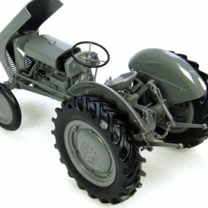 Manufacturer_Universal Hobbies Tractors<1/16 Massey Ferguson TEA-20 The Little Grey Tractor by Universal Hobbies