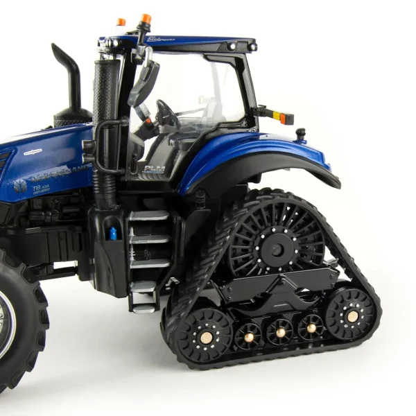 Manufacturer_ERTL Tractors<1/32 New Holland T8.435 Smartrax with PLM Intelligence
