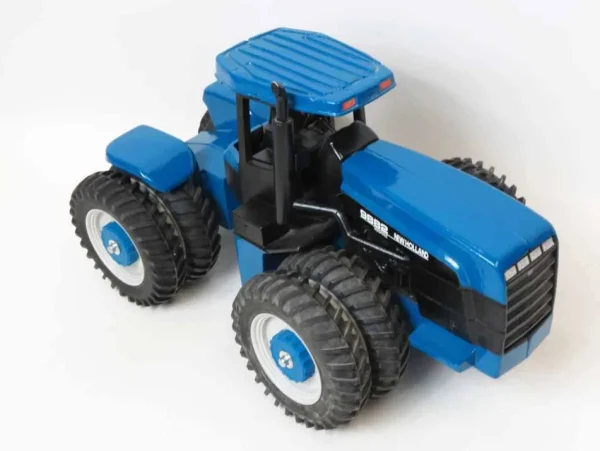 Manufacturer_Scale Models Tractors<1/16 New Holland Versatile 9882 with Duals, Made in the USA
