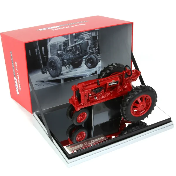 Manufacturer_ERTL Tractors<Set of 4 ~ 1/16 Limited Edition Farmall 100th Anniversary Tractors