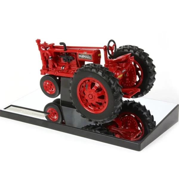 Manufacturer_ERTL Tractors<Set of 4 ~ 1/16 Limited Edition Farmall 100th Anniversary Tractors