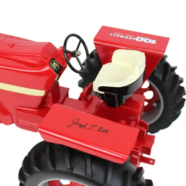 Manufacturer_Scale Models Tractors<Signed Version ~ 1/8 International Harvester 966 Wide Front with Beige Front Wheels