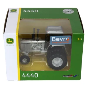 Manufacturer_ERTL Tractors<Silver Chase Unit ~ 1/32 John Deere 4440 with Cab & Rear Duals, Only 102 Made