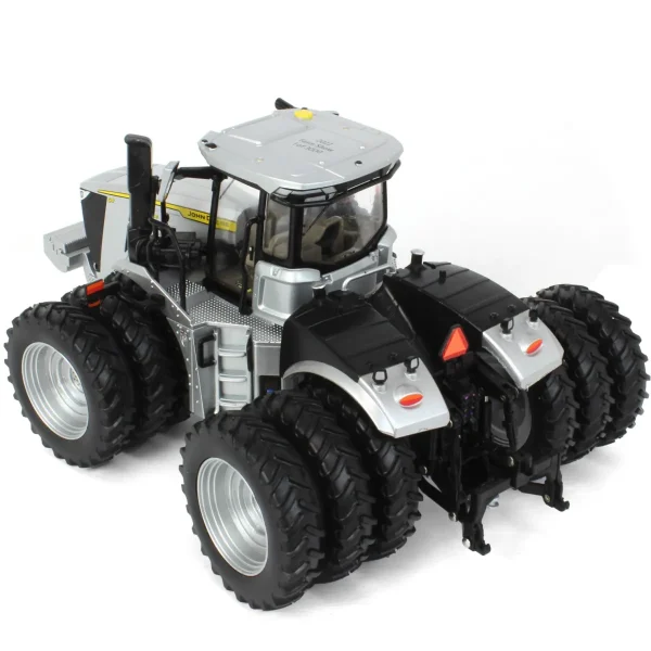 Manufacturer_ERTL Tractors<Silver Chase Unit ~ 1/32 John Deere 9R 590 4WD with Triples, 2022 Farm Show Edition, ERTL Prestige Collection