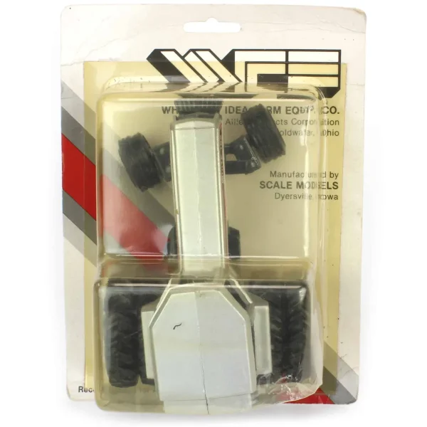 Manufacturer_Scale Models Tractors<1/32 White Field Boss 185 with Duals, Made in the USA