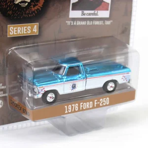 Manufacturer_Greenlight Collectibles Cars & Suvs | Pickup Trucks<Blue Chrome Super Chase ~ 1/64 1976 Ford F-250, Smokey Bear Series 4