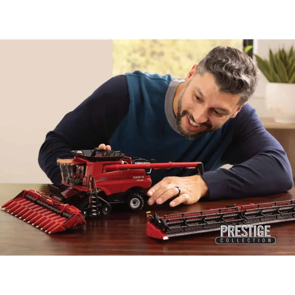 Manufacturer_ERTL Combines & Harvesters<1/32 Case IH Axial-Flow 9260 Tracked Combine with Corn & Grain Heads, ERTL Prestige Collection