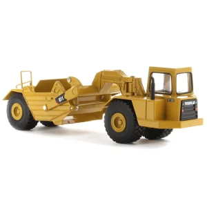 Manufacturer_Diecast Masters Scrapers<1/64 Caterpillar 611 Wheel Scraper