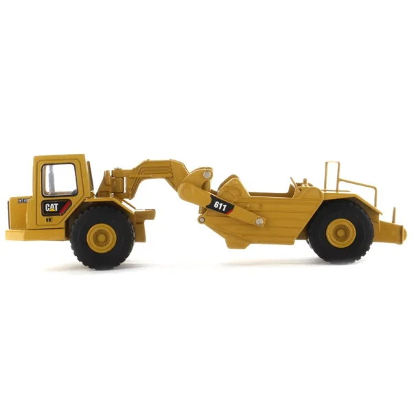 Manufacturer_Diecast Masters Scrapers<1/64 Caterpillar 611 Wheel Scraper