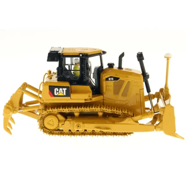 Manufacturer_Diecast Masters Crawlers & Dozers<1/50 Caterpillar D7E Track-Type Tractor Dozer