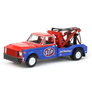 Manufacturer_Greenlight Collectibles Tow & Straight Trucks<1/64 1971 Chevrolet C-30 Wrecker, STP Oil, Dually Drivers 11
