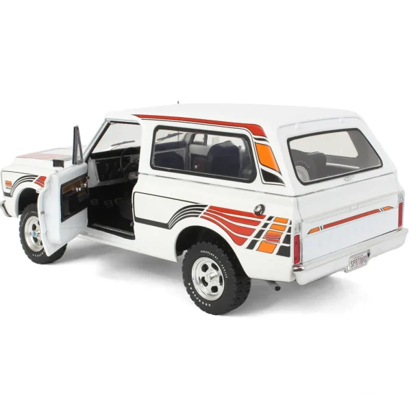 Manufacturer_ACME Diecast Pickup Trucks<1/18 1972 Chevrolet K5 Blazer Feathers Edition by ACME Diecast