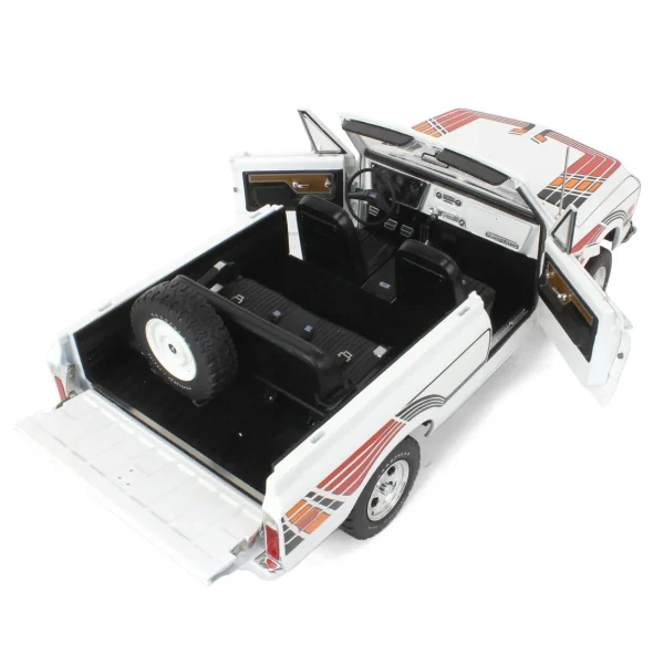 Manufacturer_ACME Diecast Pickup Trucks<1/18 1972 Chevrolet K5 Blazer Feathers Edition by ACME Diecast