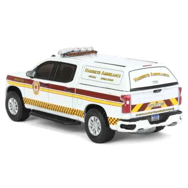 Manufacturer_Greenlight Collectibles Emergency Vehicles<1/64 2020 Chevrolet Silverado, Narberth PA Ambulance, First Responders Series 1