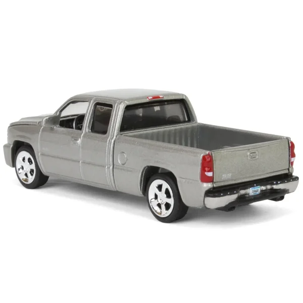Manufacturer_Auto World Pickup Trucks<1/64 2006 Chevrolet Silverado SS Extended Cab Fleetside Pickup Truck, Silver, Auto World