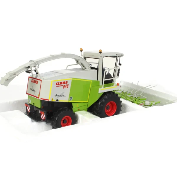 Manufacturer_Universal Hobbies Combines & Harvesters<1/32 Claas Jaguar 840 Overdrive with RU 600 Head