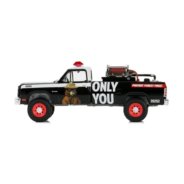 Manufacturer_Greenlight Collectibles Cars & Suvs | Pickup Trucks<1/64 1987 Dodge Ram D250 with Fire Equipment, Hose & Tank, Smokey Bear Series 4