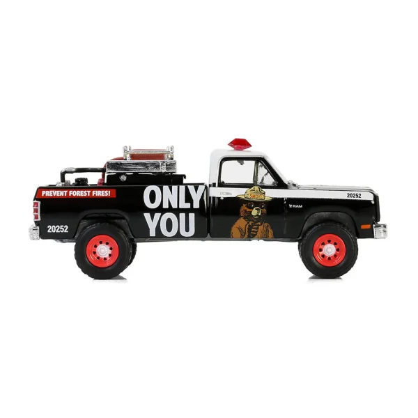 Manufacturer_Greenlight Collectibles Cars & Suvs | Pickup Trucks<1/64 1987 Dodge Ram D250 with Fire Equipment, Hose & Tank, Smokey Bear Series 4