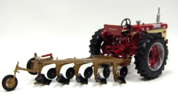 Manufacturer_ERTL Implements<1/16 Farmall 560 Demo with Gold 5-Bottom Plow, 2008 National Farm Toy Museum Edition