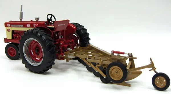 Manufacturer_ERTL Implements<1/16 Farmall 560 Demo with Gold 5-Bottom Plow, 2008 National Farm Toy Museum Edition