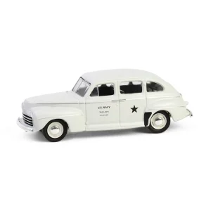 Manufacturer_Greenlight Collectibles Cars & Suvs<1/64 1946 Ford Fordor Super Deluxe, U.S. Navy Staff Car, Battalion 64 Series 5