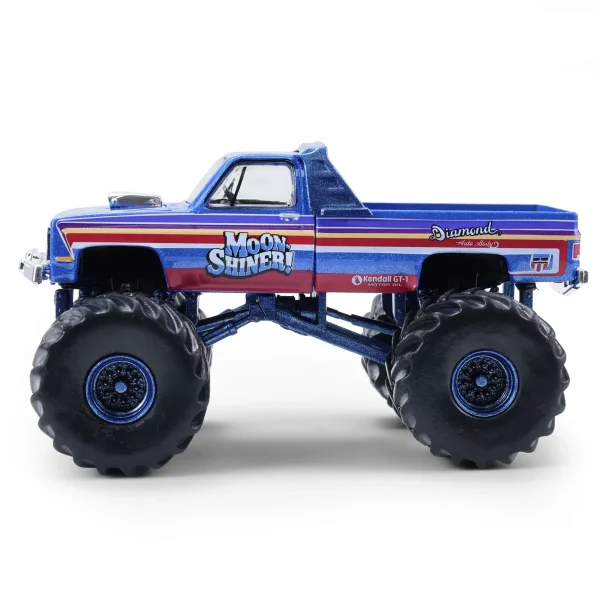 Manufacturer_Greenlight Collectibles Cars & Suvs | Pickup Trucks<1/64 1982 GMC Sierra 2500, Moonshiner!, Kings of Crunch Series 16